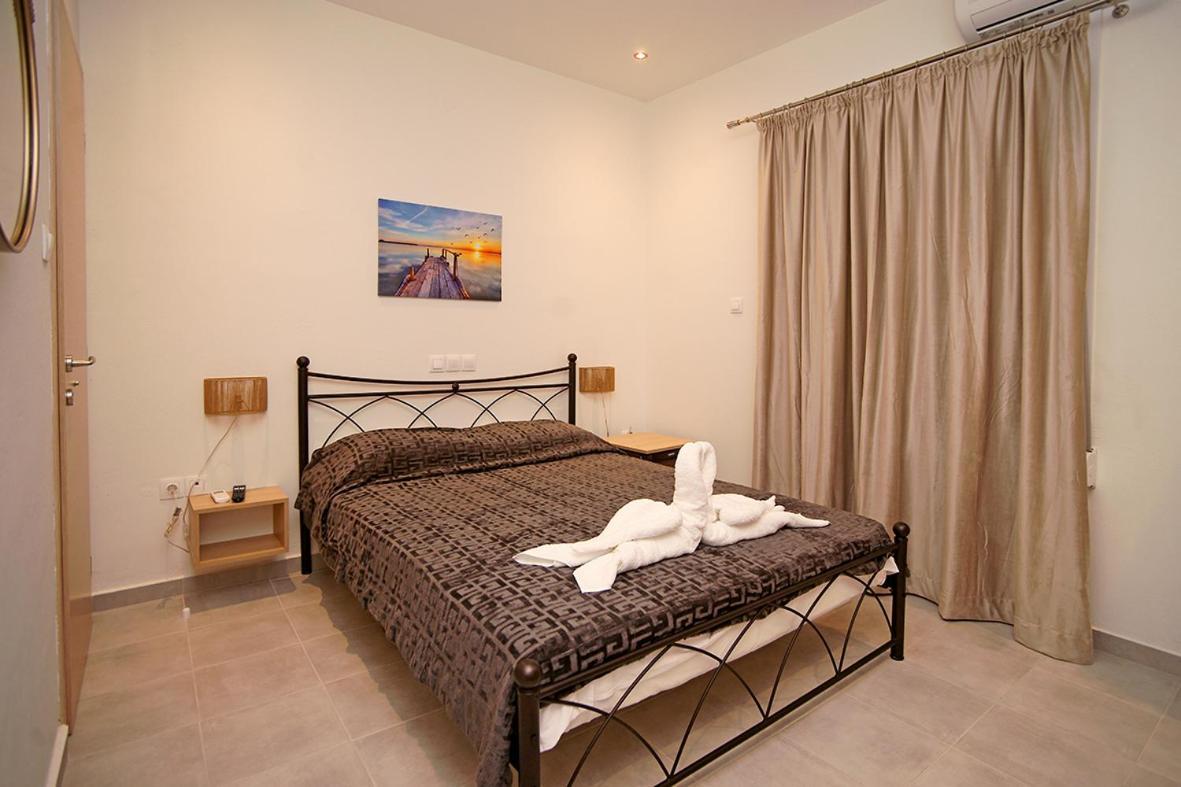 Karnagio Rooms Kyparissía Eksteriør bilde
